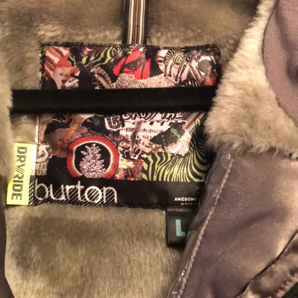 Burton women’s ski/snowboarding jacket - Picture 2 of 6